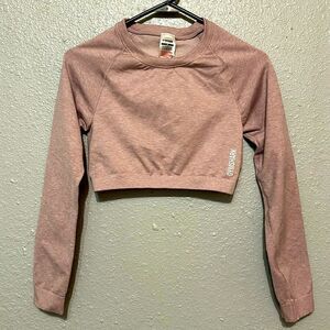 Gymshark women’s crop long sleeve lilac purple color size M